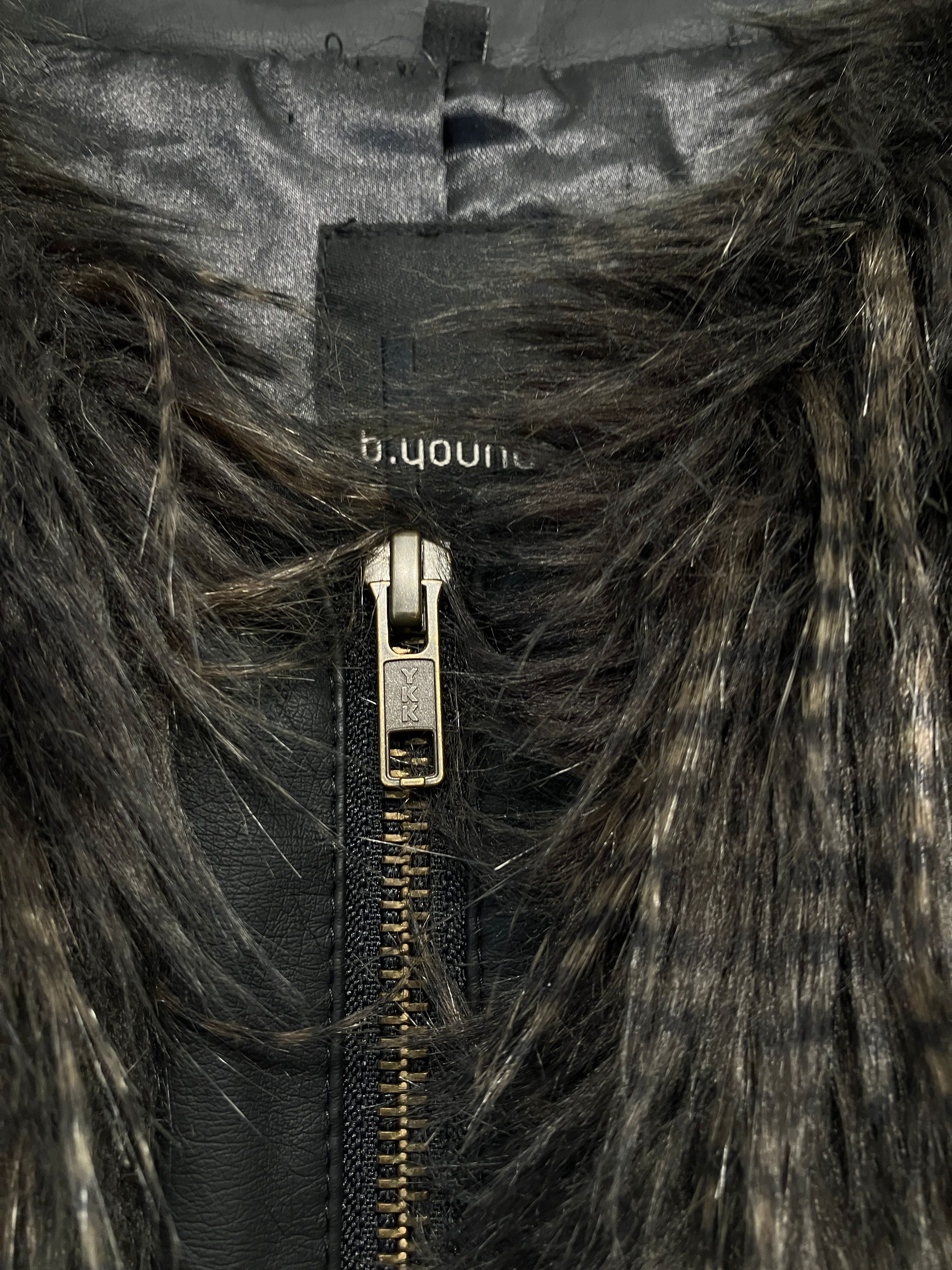B Young Vest